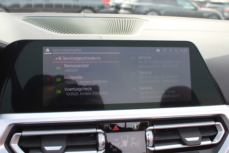 BMW 4 Serie Cabrio M4 xDrive Competition / Camera / Head-up / Carbon / Nekverwarming / H&K / Keyless / Stuurverwarming / ACC / DAB / Dodehoek / Windscherm