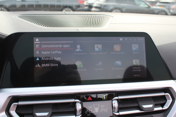 BMW 4 Serie Cabrio M4 xDrive Competition / Camera / Head-up / Carbon / Nekverwarming / H&K / Keyless / Stuurverwarming / ACC / DAB / Dodehoek / Windscherm