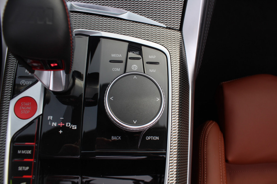 BMW 4 Serie Cabrio M4 xDrive Competition / Camera / Head-up / Carbon / Nekverwarming / H&K / Keyless / Stuurverwarming / ACC / DAB / Dodehoek / Windscherm