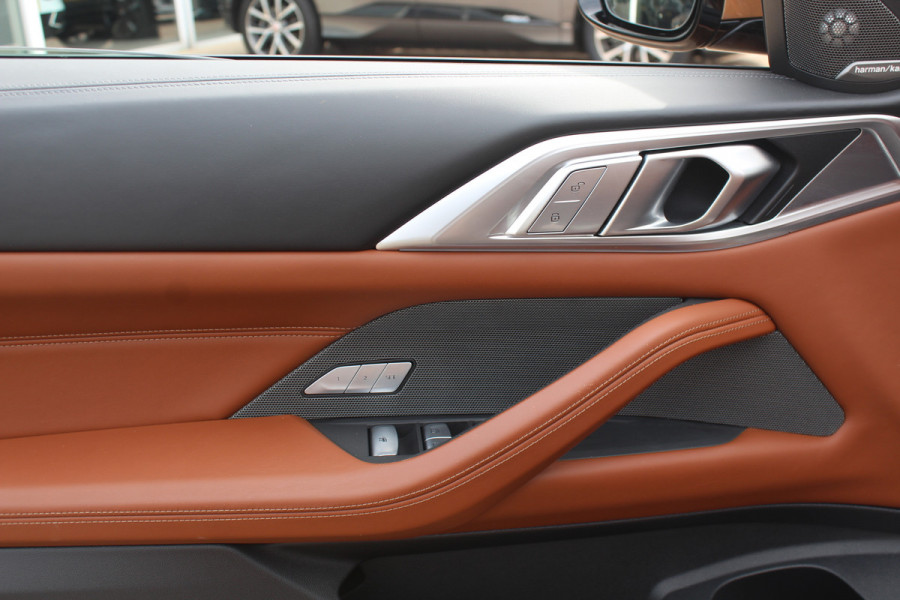 BMW 4 Serie Cabrio M4 xDrive Competition / Camera / Head-up / Carbon / Nekverwarming / H&K / Keyless / Stuurverwarming / ACC / DAB / Dodehoek / Windscherm