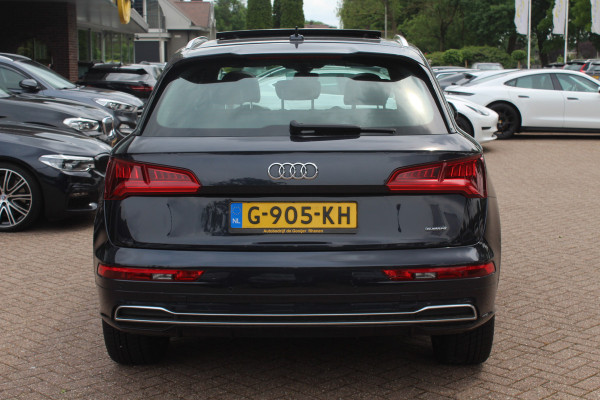 Audi Q5 2.0 TFSI quattro Launch Edition / Trekhaak / Panoramadak / Half leder / B&O / 20'' / Standverwarming / Parkeerhulp V+A / Navigatie / Cruise Control