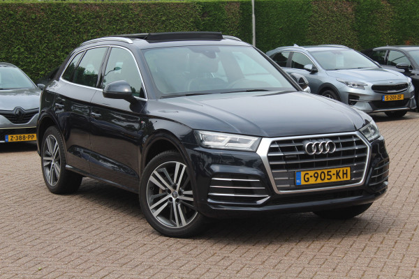 Audi Q5 2.0 TFSI quattro Launch Edition / Trekhaak / Panoramadak / Half leder / B&O / 20'' / Standverwarming / Parkeerhulp V+A / Navigatie / Cruise Control