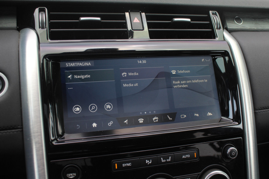 Land Rover Discovery 3.0 Td6 HSE Luxury 7p. / Trekhaak / Panoramadak / 360Camera / 22'' / Volleder / Virtual Cockpit / Stuurverwarming / Keyless / Luchtvering / Meridian / DAB / Stoelverwarming / Cruise Control