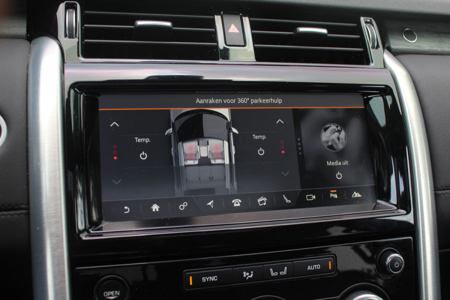 Land Rover Discovery 3.0 Td6 HSE Luxury 7p. / Trekhaak / Panoramadak / 360Camera / 22'' / Volleder / Virtual Cockpit / Stuurverwarming / Keyless / Luchtvering / Meridian / DAB / Stoelverwarming / Cruise Control