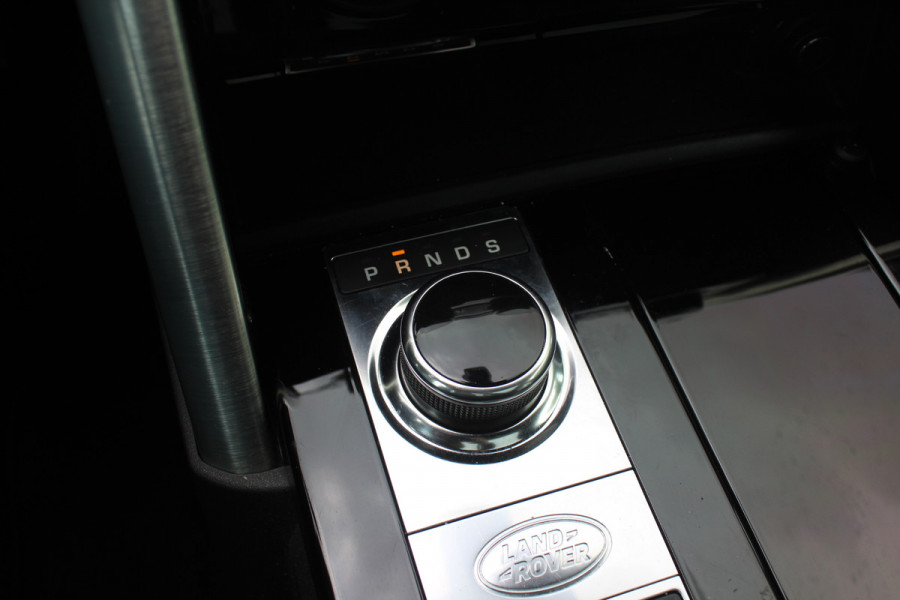 Land Rover Discovery 3.0 Td6 HSE Luxury 7p. / Trekhaak / Panoramadak / 360Camera / 22'' / Volleder / Virtual Cockpit / Stuurverwarming / Keyless / Luchtvering / Meridian / DAB / Stoelverwarming / Cruise Control