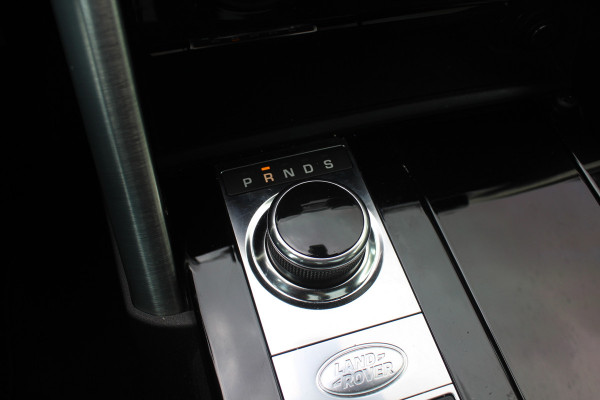 Land Rover Discovery 3.0 Td6 HSE Luxury 7p. / Trekhaak / Panoramadak / 360Camera / 22'' / Volleder / Virtual Cockpit / Stuurverwarming / Keyless / Luchtvering / Meridian / DAB / Stoelverwarming / Cruise Control