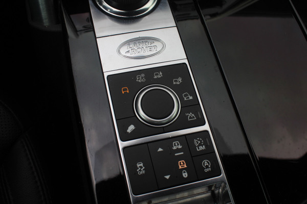 Land Rover Discovery 3.0 Td6 HSE Luxury 7p. / Trekhaak / Panoramadak / 360Camera / 22'' / Volleder / Virtual Cockpit / Stuurverwarming / Keyless / Luchtvering / Meridian / DAB / Stoelverwarming / Cruise Control
