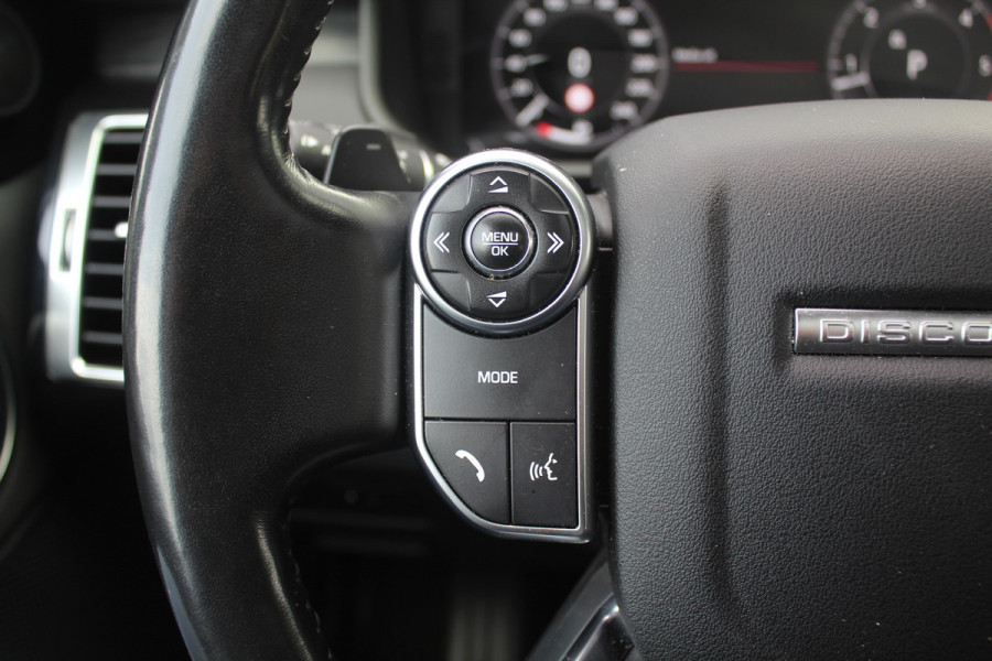 Land Rover Discovery 3.0 Td6 HSE Luxury 7p. / Trekhaak / Panoramadak / 360Camera / 22'' / Volleder / Virtual Cockpit / Stuurverwarming / Keyless / Luchtvering / Meridian / DAB / Stoelverwarming / Cruise Control