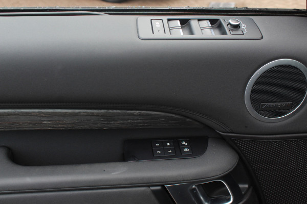 Land Rover Discovery 3.0 Td6 HSE Luxury 7p. / Trekhaak / Panoramadak / 360Camera / 22'' / Volleder / Virtual Cockpit / Stuurverwarming / Keyless / Luchtvering / Meridian / DAB / Stoelverwarming / Cruise Control