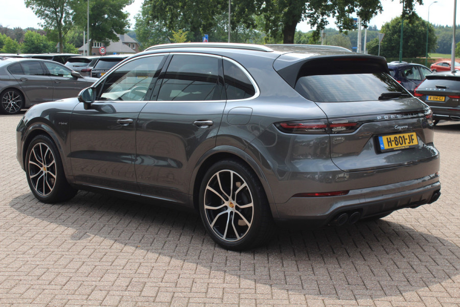 Porsche Cayenne 3.0 E-Hybrid / Trekhaak / 360Camera / Burmester / Sportdesign / Sportchrono / Softclose / 21'' / Luchtvering / Keyless / Stuurverwarming / Matrix LED / DAB
