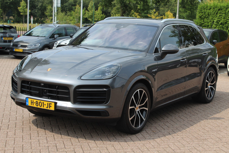 Porsche Cayenne 3.0 E-Hybrid / Trekhaak / 360Camera / Burmester / Sportdesign / Sportchrono / Softclose / 21'' / Luchtvering / Keyless / Stuurverwarming / Matrix LED / DAB