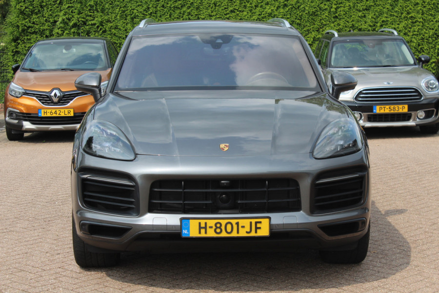 Porsche Cayenne 3.0 E-Hybrid / Trekhaak / 360Camera / Burmester / Sportdesign / Sportchrono / Softclose / 21'' / Luchtvering / Keyless / Stuurverwarming / Matrix LED / DAB