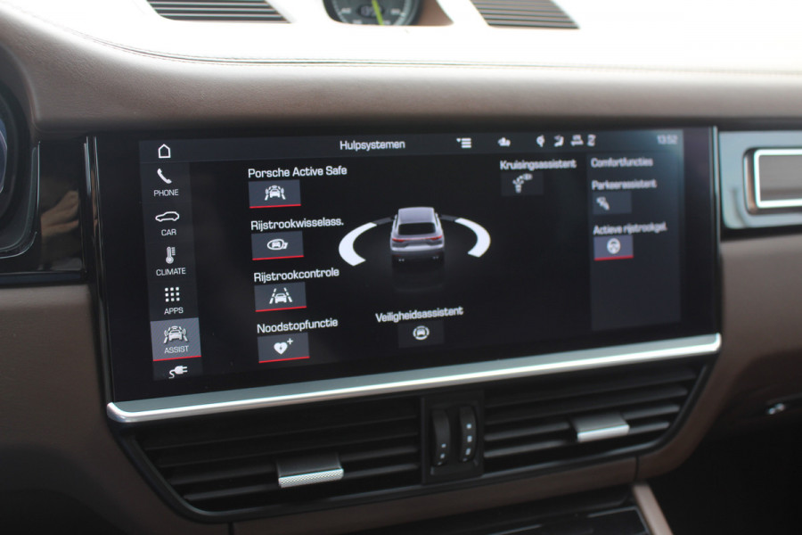 Porsche Cayenne 3.0 E-Hybrid / Trekhaak / 360Camera / Burmester / Sportdesign / Sportchrono / Softclose / 21'' / Luchtvering / Keyless / Stuurverwarming / Matrix LED / DAB