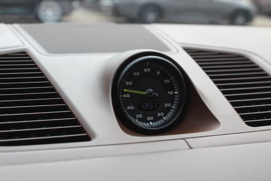 Porsche Cayenne 3.0 E-Hybrid / Trekhaak / 360Camera / Burmester / Sportdesign / Sportchrono / Softclose / 21'' / Luchtvering / Keyless / Stuurverwarming / Matrix LED / DAB