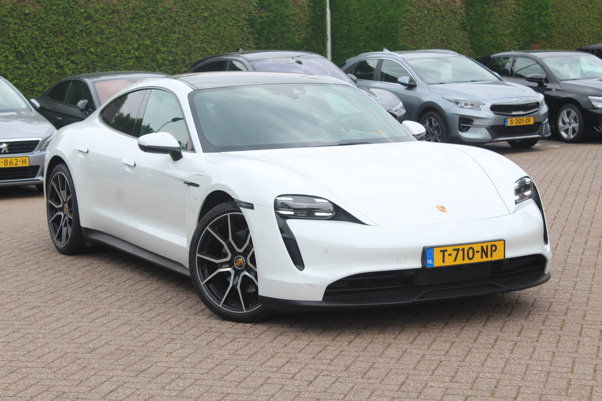 Porsche Taycan Performance 84 kWh / Panoramadak / 360Camera / Luchtvering / 20'' / Dodehoek / Stuurverwarming / Getint glas / Stoelverwarming / Warmtepomp Porsche Taycan Performance 84 kWh / Panoramadak / 360Camera / Luchtvering / 20'' / Dodehoek / Stuurverwarming / Getint glas / Stoelverwarming / Warmtepomp