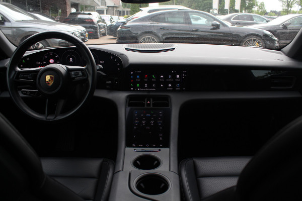 Porsche Taycan Performance 84 kWh / Panoramadak / 360Camera / Luchtvering / 20'' / Dodehoek / Stuurverwarming / Getint glas / Stoelverwarming / Warmtepomp