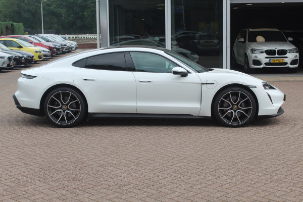 Porsche Taycan Performance 84 kWh / Panoramadak / 360Camera / Luchtvering / 20'' / Dodehoek / Stuurverwarming / Getint glas / Stoelverwarming / Warmtepomp