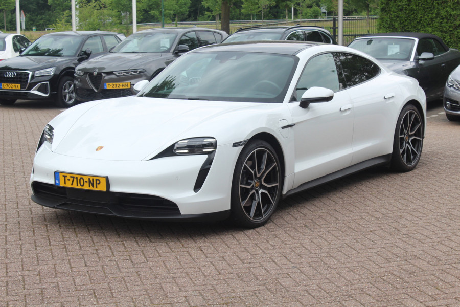 Porsche Taycan Performance 84 kWh / Panoramadak / 360Camera / Luchtvering / 20'' / Dodehoek / Stuurverwarming / Getint glas / Stoelverwarming / Warmtepomp