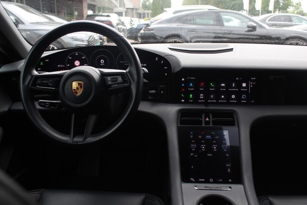 Porsche Taycan Performance 84 kWh / Panoramadak / 360Camera / Luchtvering / 20'' / Dodehoek / Stuurverwarming / Getint glas / Stoelverwarming / Warmtepomp