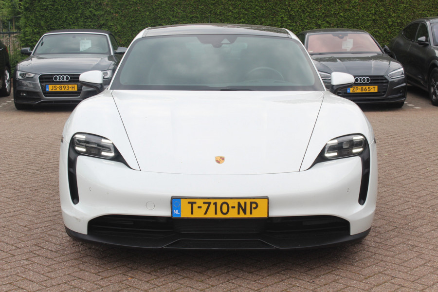 Porsche Taycan Performance 84 kWh / Panoramadak / 360Camera / Luchtvering / 20'' / Dodehoek / Stuurverwarming / Getint glas / Stoelverwarming / Warmtepomp