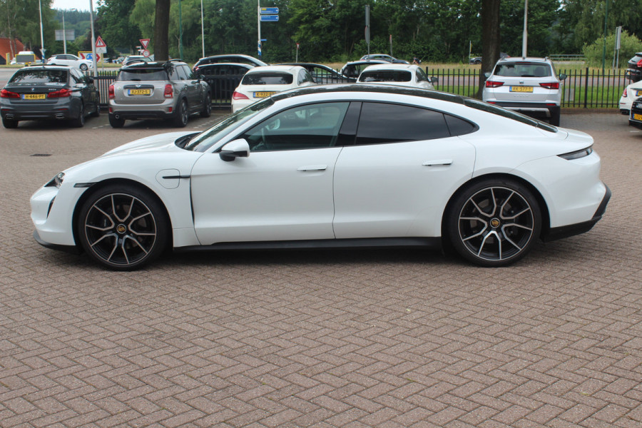 Porsche Taycan Performance 84 kWh / Panoramadak / 360Camera / Luchtvering / 20'' / Dodehoek / Stuurverwarming / Getint glas / Stoelverwarming / Warmtepomp