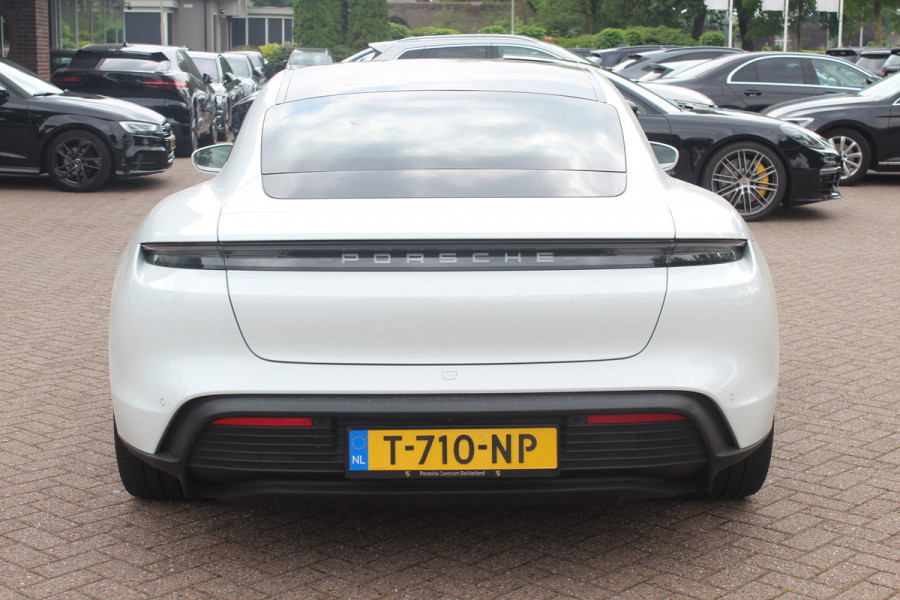 Porsche Taycan Performance 84 kWh / Panoramadak / 360Camera / Luchtvering / 20'' / Dodehoek / Stuurverwarming / Getint glas / Stoelverwarming / Warmtepomp