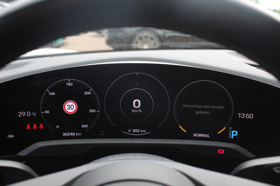 Porsche Taycan Performance 84 kWh / Panoramadak / 360Camera / Luchtvering / 20'' / Dodehoek / Stuurverwarming / Getint glas / Stoelverwarming / Warmtepomp