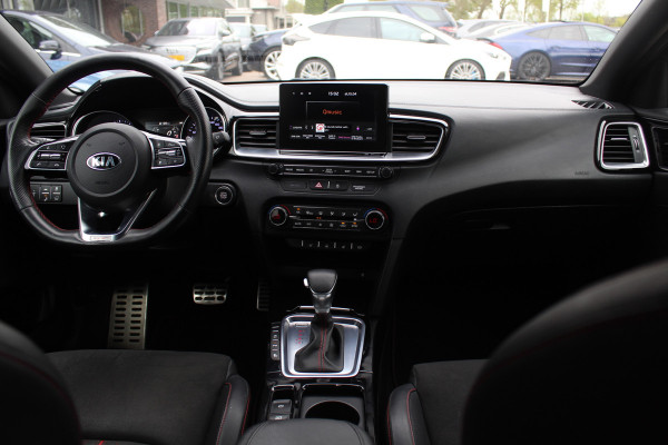 Kia ProCeed 1.6 T-GDI GT / Panoramadak / Camera / Leder&Alcantara / 18'' / Keyless / JBL / DAB / Sideskirts / Stuurverwarming / Stoelverwarming / DAB / Dodehoek / ACC