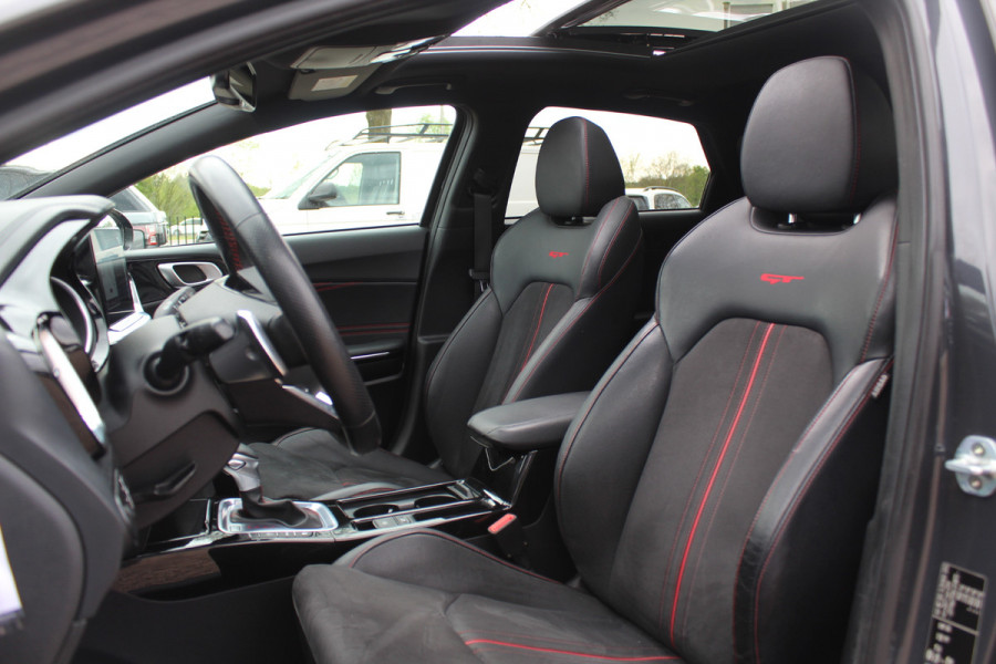 Kia ProCeed 1.6 T-GDI GT / Panoramadak / Camera / Leder&Alcantara / 18'' / Keyless / JBL / DAB / Sideskirts / Stuurverwarming / Stoelverwarming / DAB / Dodehoek / ACC