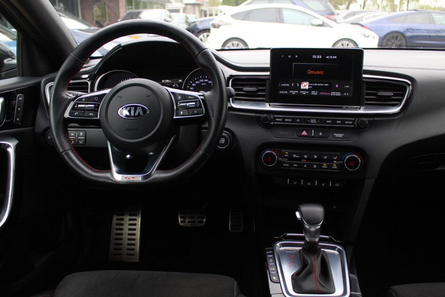 Kia ProCeed 1.6 T-GDI GT / Panoramadak / Camera / Leder&Alcantara / 18'' / Keyless / JBL / DAB / Sideskirts / Stuurverwarming / Stoelverwarming / DAB / Dodehoek / ACC