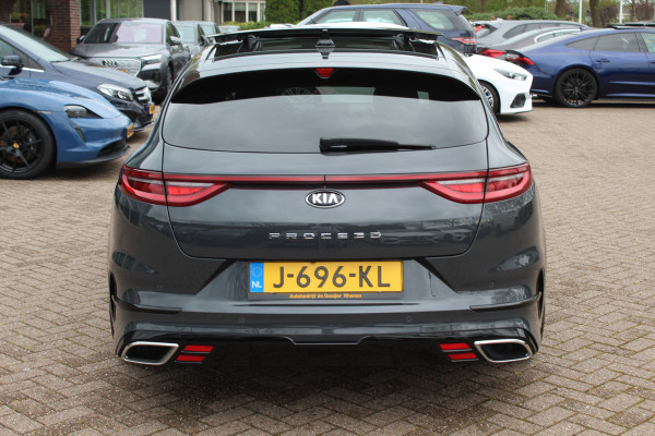 Kia ProCeed 1.6 T-GDI GT / Panoramadak / Camera / Leder&Alcantara / 18'' / Keyless / JBL / DAB / Sideskirts / Stuurverwarming / Stoelverwarming / DAB / Dodehoek / ACC
