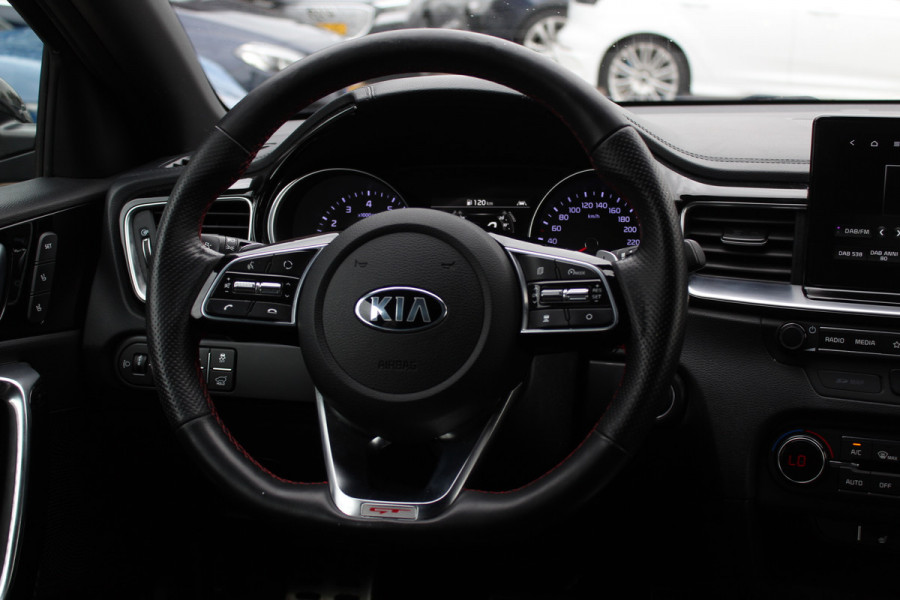 Kia ProCeed 1.6 T-GDI GT / Panoramadak / Camera / Leder&Alcantara / 18'' / Keyless / JBL / DAB / Sideskirts / Stuurverwarming / Stoelverwarming / DAB / Dodehoek / ACC