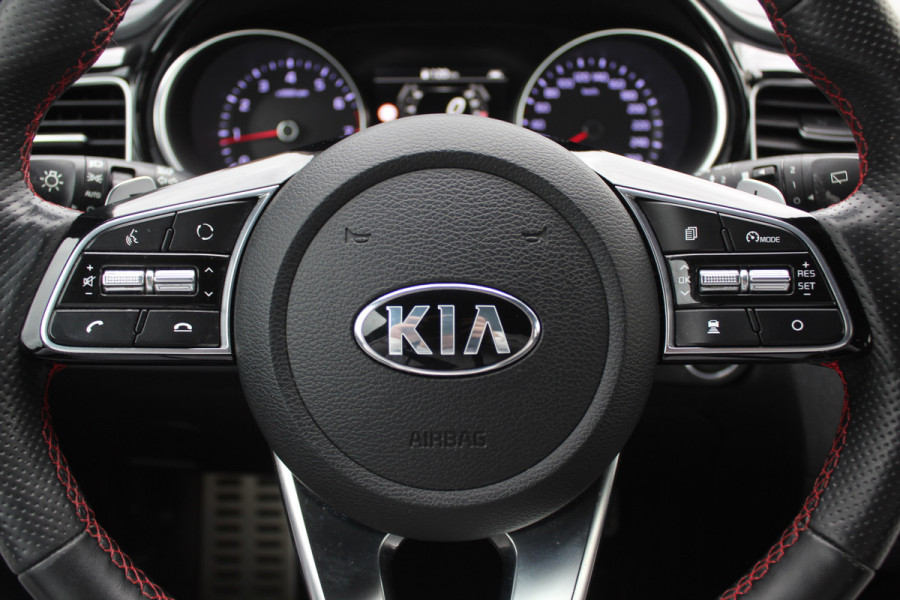 Kia ProCeed 1.6 T-GDI GT / Panoramadak / Camera / Leder&Alcantara / 18'' / Keyless / JBL / DAB / Sideskirts / Stuurverwarming / Stoelverwarming / DAB / Dodehoek / ACC