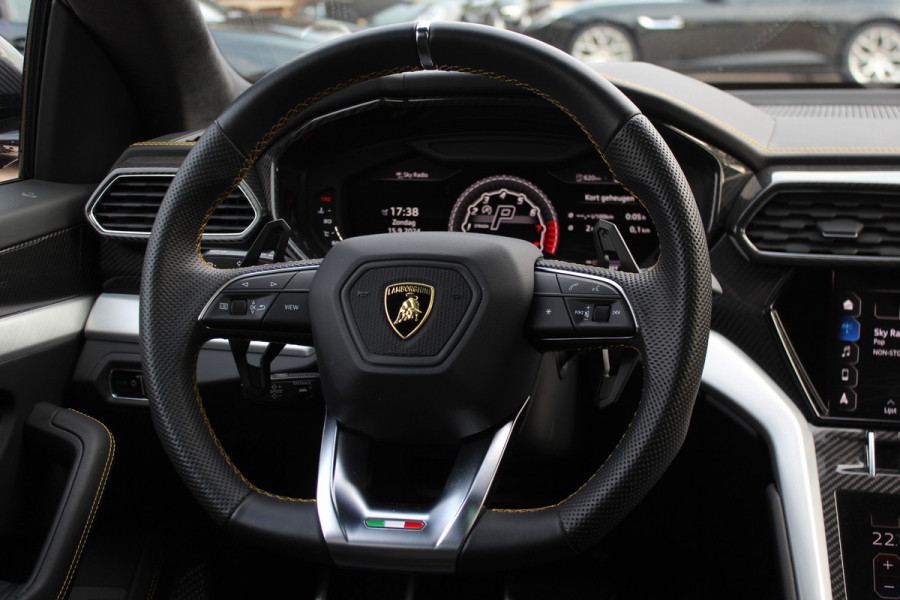 Lamborghini Urus 4.0 V8 / NL Auto! / Full Carbon / Keramisch / B&O / Pano / 360Camera / Head-up / 23'' / Stoelventilatie / Massage