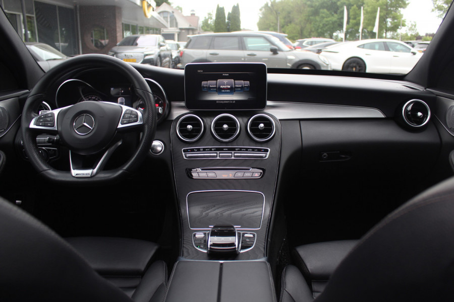 Mercedes-Benz C-Klasse 180 Sport Edition Premium Plus / Panoramadak / 360Camera / Burmester / Leder / 19'' / Sfeerverlichting / Memory seats / Nightpakket / Navigatie / Dodehoek / Cruise Control