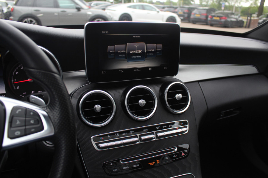 Mercedes-Benz C-Klasse 180 Sport Edition Premium Plus / Panoramadak / 360Camera / Burmester / Leder / 19'' / Sfeerverlichting / Memory seats / Nightpakket / Navigatie / Dodehoek / Cruise Control
