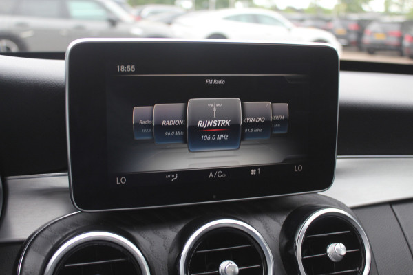 Mercedes-Benz C-Klasse 180 Sport Edition Premium Plus / Panoramadak / 360Camera / Burmester / Leder / 19'' / Sfeerverlichting / Memory seats / Nightpakket / Navigatie / Dodehoek / Cruise Control