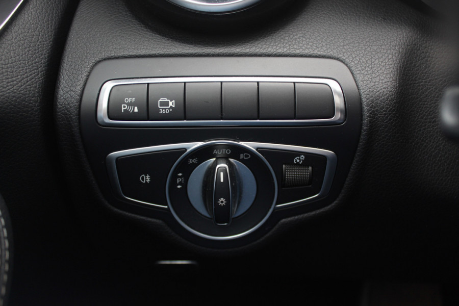 Mercedes-Benz C-Klasse 180 Sport Edition Premium Plus / Panoramadak / 360Camera / Burmester / Leder / 19'' / Sfeerverlichting / Memory seats / Nightpakket / Navigatie / Dodehoek / Cruise Control