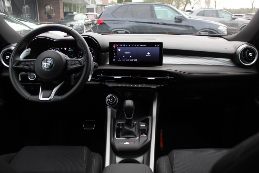 Alfa Romeo Tonale 1.3T PHEV Edizione Speciale / Trekhaak / Camera / Leder / Apple CarPlay / 20'' / Virtual Cockpit / Matrix LED / Keyless / DAB / ACC / Stuurverwarming