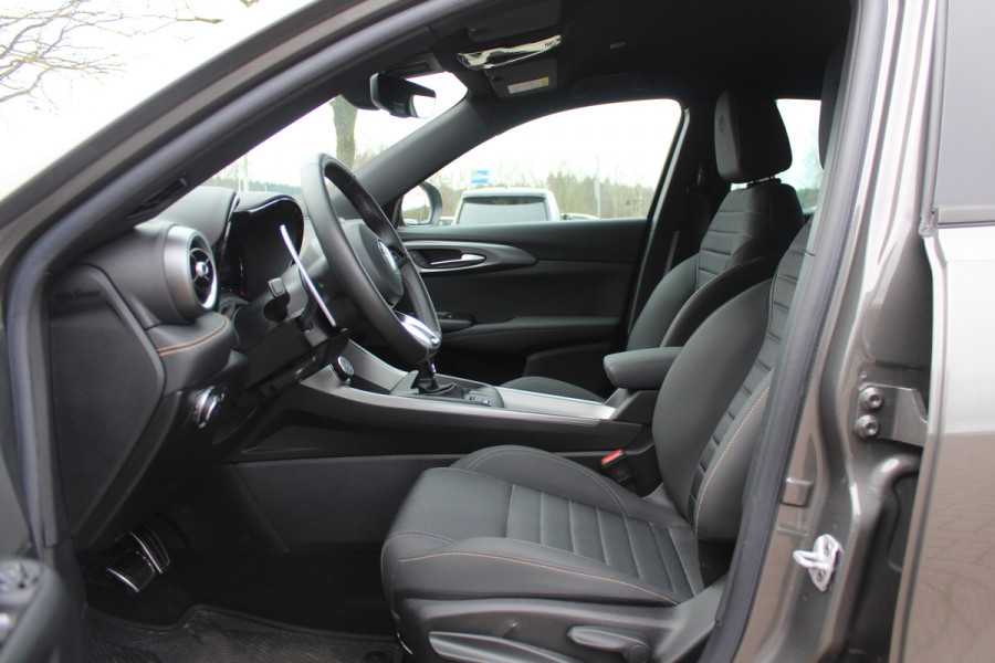 Alfa Romeo Tonale 1.3T PHEV Edizione Speciale / Trekhaak / Camera / Leder / Apple CarPlay / 20'' / Virtual Cockpit / Matrix LED / Keyless / DAB / ACC / Stuurverwarming
