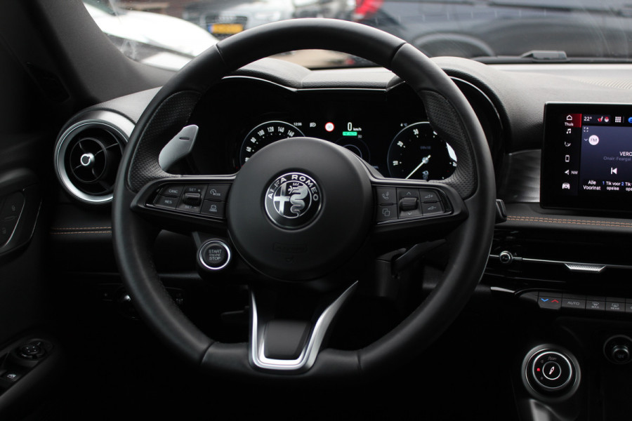 Alfa Romeo Tonale 1.3T PHEV Edizione Speciale / Trekhaak / Camera / Leder / Apple CarPlay / 20'' / Virtual Cockpit / Matrix LED / Keyless / DAB / ACC / Stuurverwarming