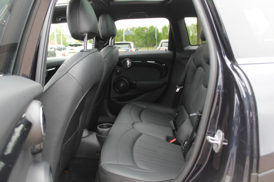 MINI Mini 1.5 Cooper 60 Years Edition / Panoramadak / Head-up / Leder / Harman Kardon / 17'' / Navigatie / DAB / Cruise Control