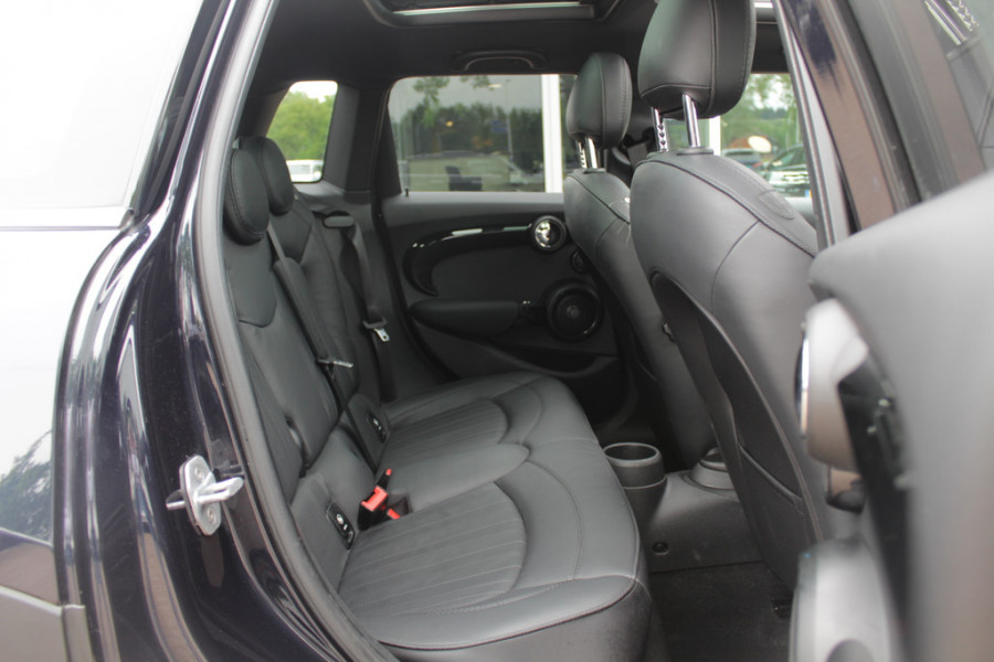 MINI Mini 1.5 Cooper 60 Years Edition / Panoramadak / Head-up / Leder / Harman Kardon / 17'' / Navigatie / DAB / Cruise Control