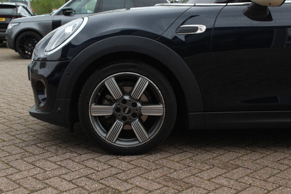 MINI Mini 1.5 Cooper 60 Years Edition / Panoramadak / Head-up / Leder / Harman Kardon / 17'' / Navigatie / DAB / Cruise Control