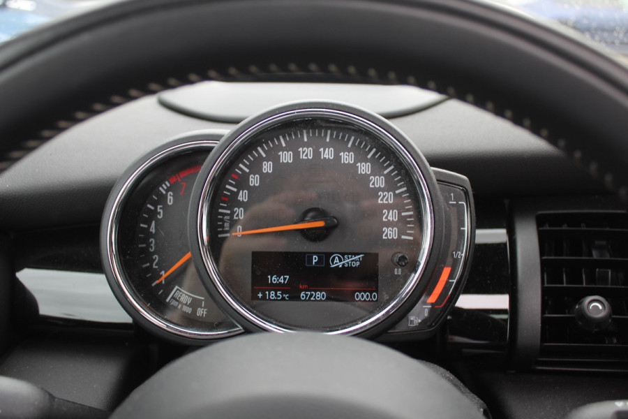 MINI Mini 1.5 Cooper 60 Years Edition / Panoramadak / Head-up / Leder / Harman Kardon / 17'' / Navigatie / DAB / Cruise Control