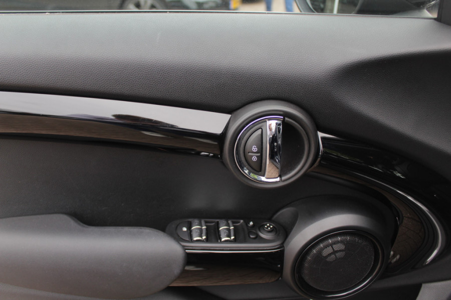 MINI Mini 1.5 Cooper 60 Years Edition / Panoramadak / Head-up / Leder / Harman Kardon / 17'' / Navigatie / DAB / Cruise Control