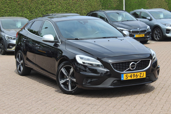 Volvo V40 1.5 T2 Inscription R-Design / Panoramadak / Camera / Leder / Keyless / 17'' / Navigatie / Stoelverwarming / Cruise Control