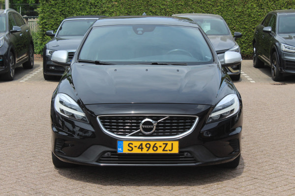 Volvo V40 1.5 T2 Inscription R-Design / Panoramadak / Camera / Leder / Keyless / 17'' / Navigatie / Stoelverwarming / Cruise Control