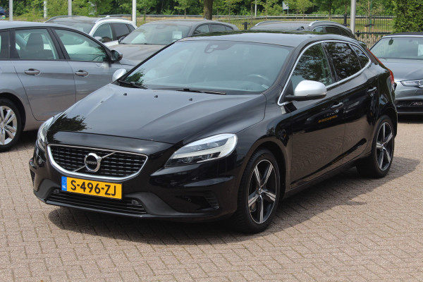 Volvo V40 1.5 T2 Inscription R-Design / Panoramadak / Camera / Leder / Keyless / 17'' / Navigatie / Stoelverwarming / Cruise Control