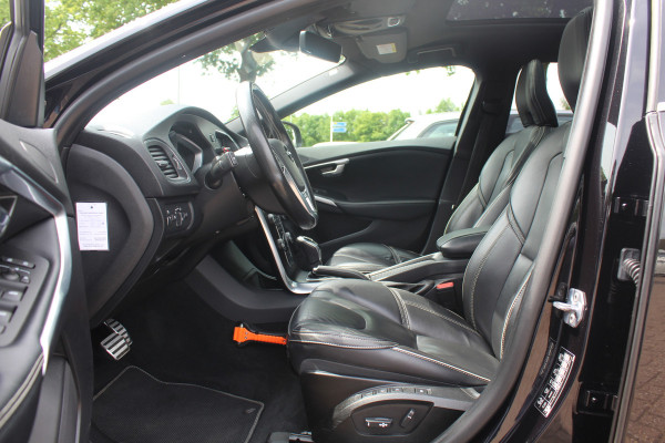 Volvo V40 1.5 T2 Inscription R-Design / Panoramadak / Camera / Leder / Keyless / 17'' / Navigatie / Stoelverwarming / Cruise Control